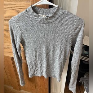 Heart Hips Heather Gray Ribbed Long Sleeve Cropped Top